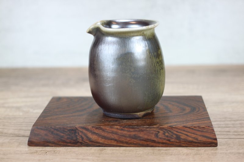 【送礼好物】天然落灰 柴烧茶海 公道杯 名家叶敏祥手作 320ml - 茶具/茶杯 - 瓷 