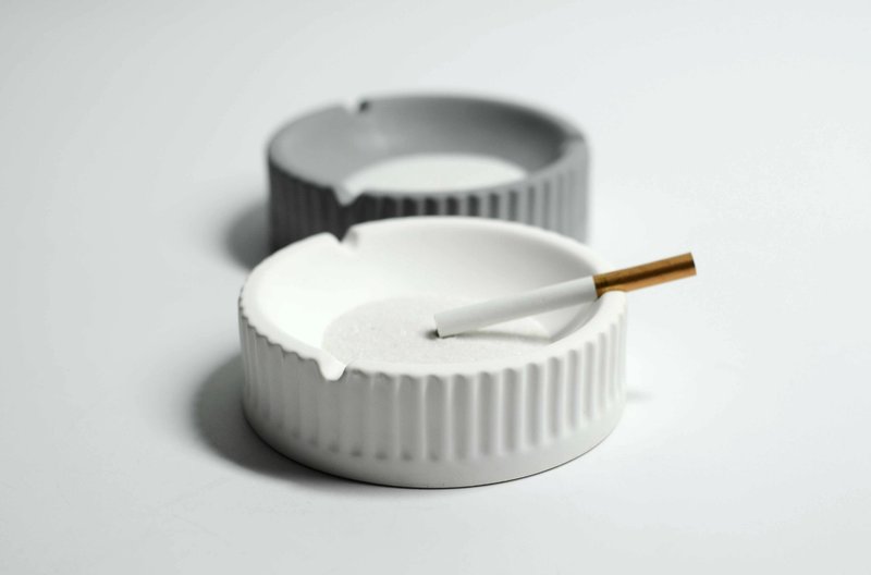 复古罗马柱 清水泥菸灰缸 擺設 侘寂美學 贈菸沙 - 摆饰 - 水泥 灰色