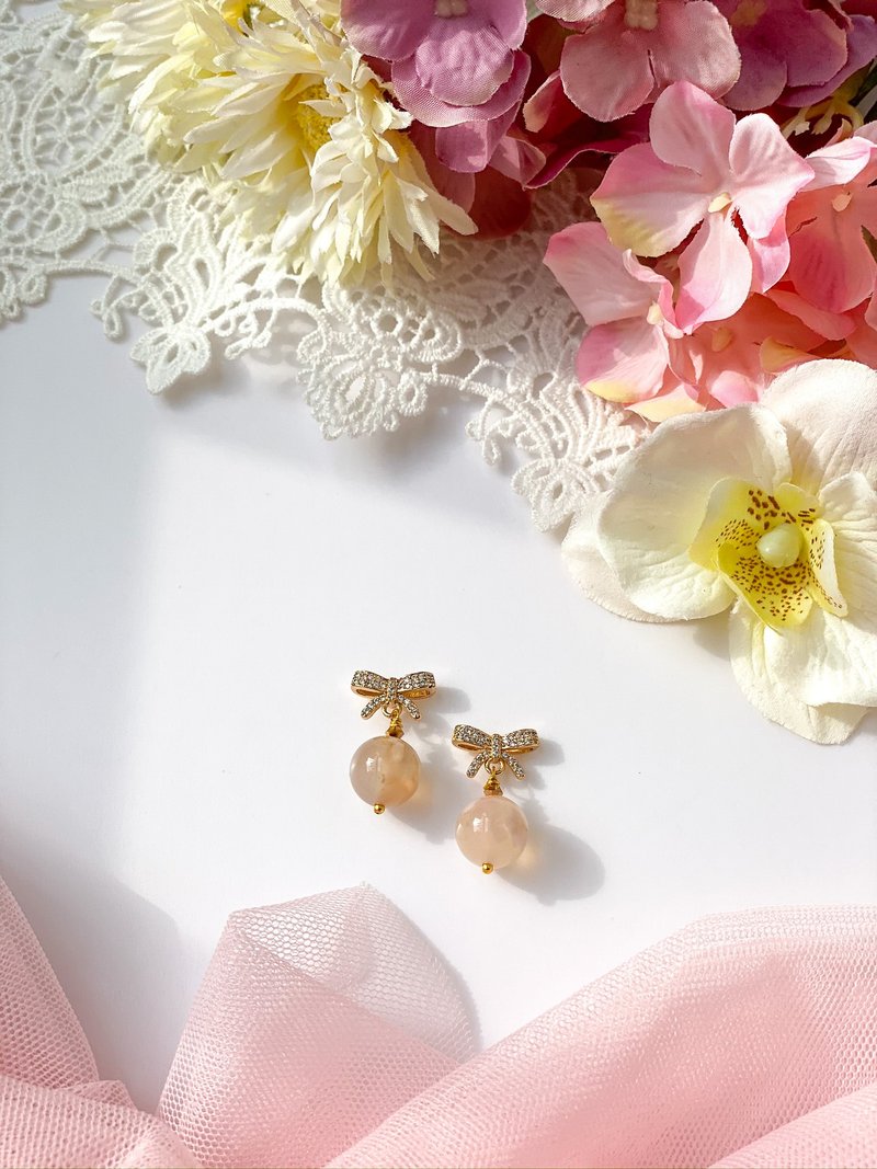 RURI | 镶锆石金蝴蝶 樱花玛瑙 耳环 - 耳环/耳夹 - 半宝石 粉红色