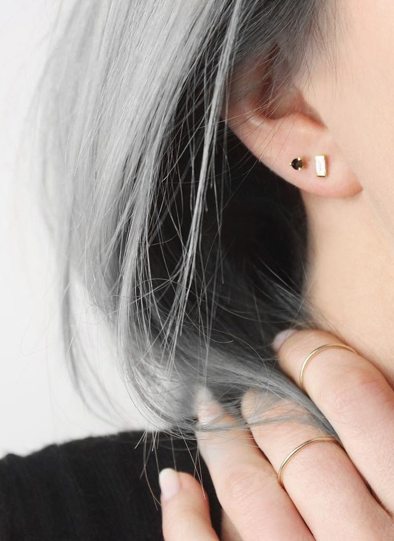 祖母綠切割仿鑽耳釘 鋯石 925銀 - 耳环/耳夹 - 其他金属 银色