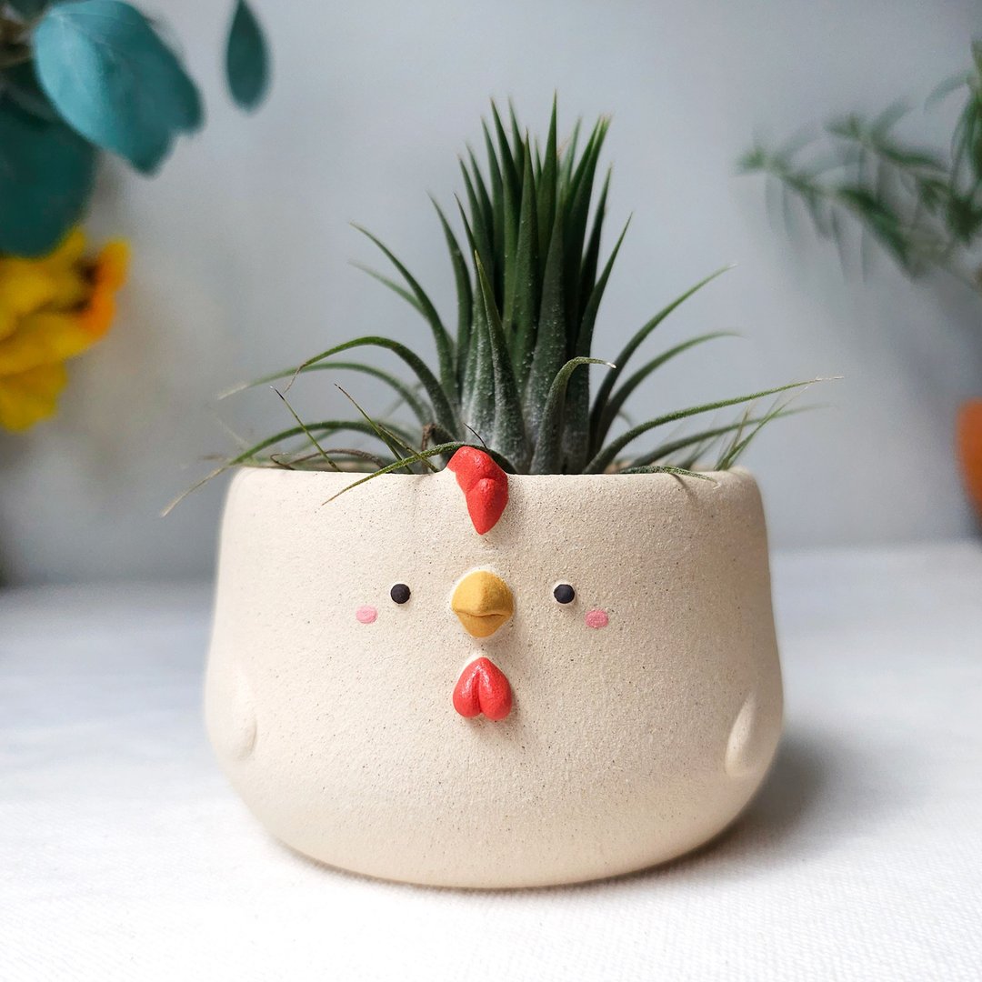 White chicken plant pot. Handmade planter with drainage hole - 植栽/盆栽 - 陶 
