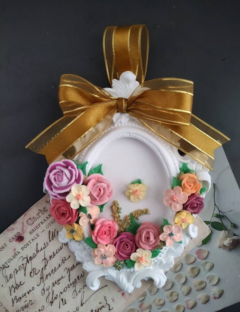 奶油土挤花古典相框香砖 - 香薰/精油/线香 - 水泥 