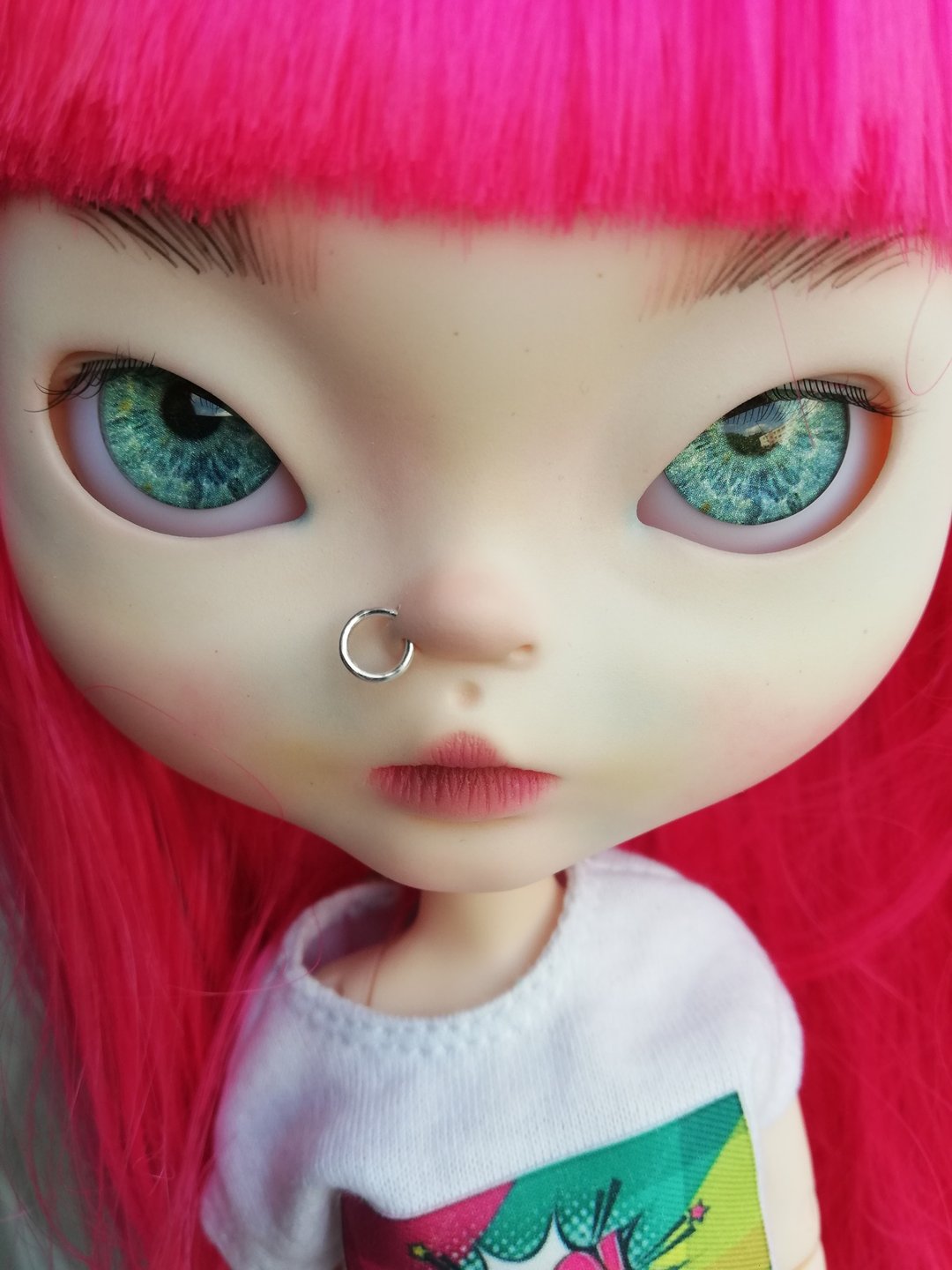 Blythe 亚洲订制娃娃，带鼻环，粉红色头发，OOAK 娃娃 - 玩偶/公仔 - 塑料 粉红色