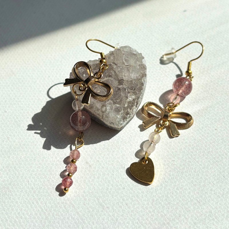 草莓晶缎带爱心水晶耳环 - 耳环/耳夹 - 水晶 粉红色