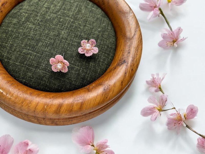 手钩花耳饰。樱 - 耳环/耳夹 - 棉．麻 粉红色
