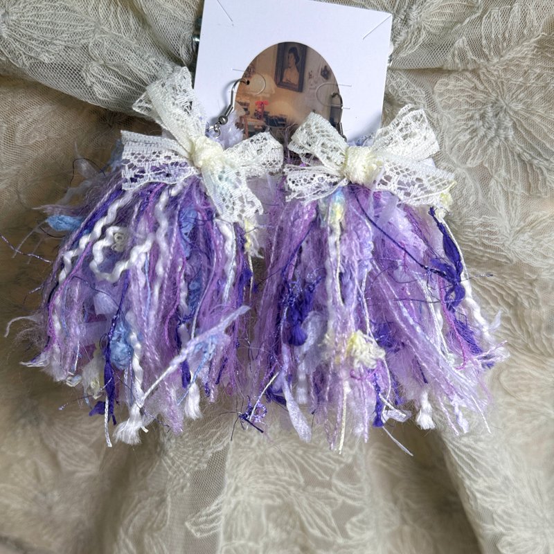 MUMU 紫罗兰蝴蝶结流苏耳勾式耳环 925银针 HAND MADE - 耳环/耳夹 - 棉．麻 