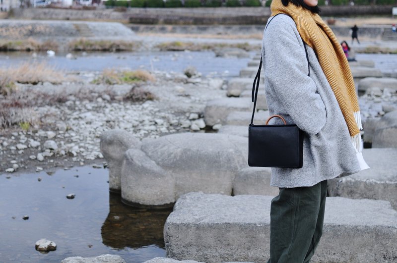 手缝皮革简约几何系列 - 正方形牛皮手提包/约会包 - 侧背包/斜挎包 - 真皮 橘色