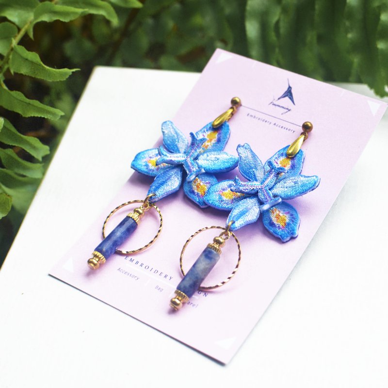 耳环 台湾鸢尾花 刺绣  花卉 玉石  礼物 礼盒 手工 - 耳环/耳夹 - 绣线 蓝色