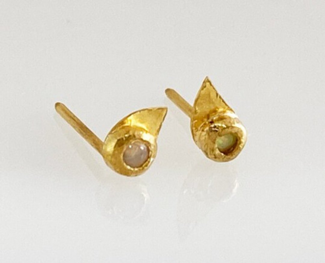 K24 Pure Gold + Opal ◇ Natural Opal Soul Pure Gold Stud Earrings ・ K24 Post - 耳环/耳夹 - 宝石 