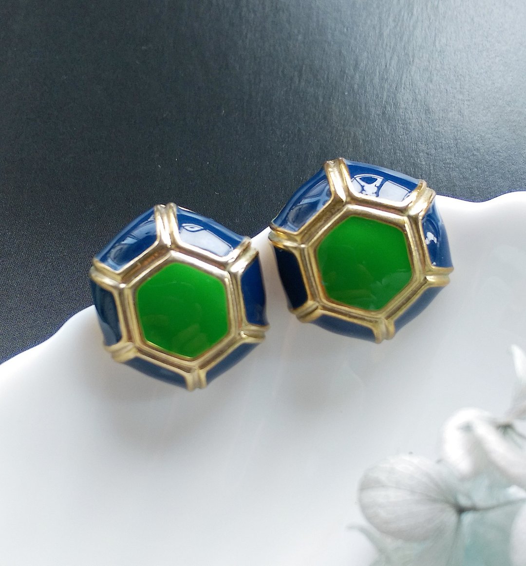 【西洋古董饰品 】 蓝绿色调  摩登经典  针式耳环 - 耳环/耳夹 - 其他金属 金色