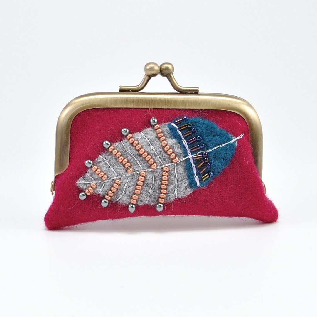 tiny purse with frame, coin purse, leaf pattern purse, pink purse, No,3 - 化妆包/杂物包 - 羊毛 粉红色