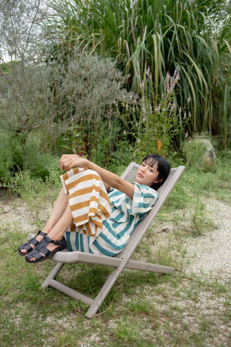 Mulmul 对比 V 领连身裙：绿松石色和棕 - 洋装/连衣裙 - 棉．麻 蓝色