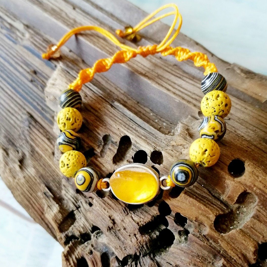 Yellow sea glass bracelet.Gift for sea glass lover.Autumn sea glass bracelet - 手链/手环 - 玻璃 黄色