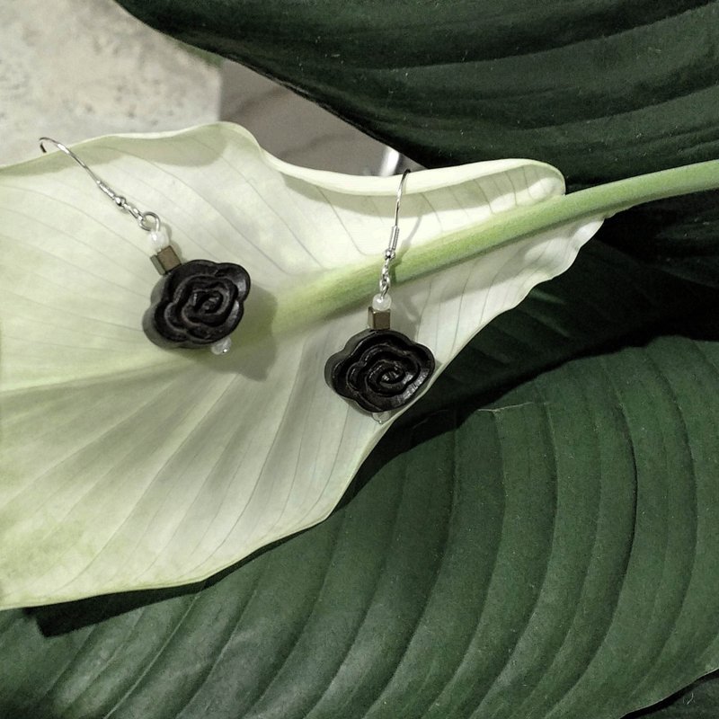 *扩香糸列*黑檀木祥云木刻 925纯银镀白金耳环 自选香味 连礼盒 - 耳环/耳夹 - 木头 黑色