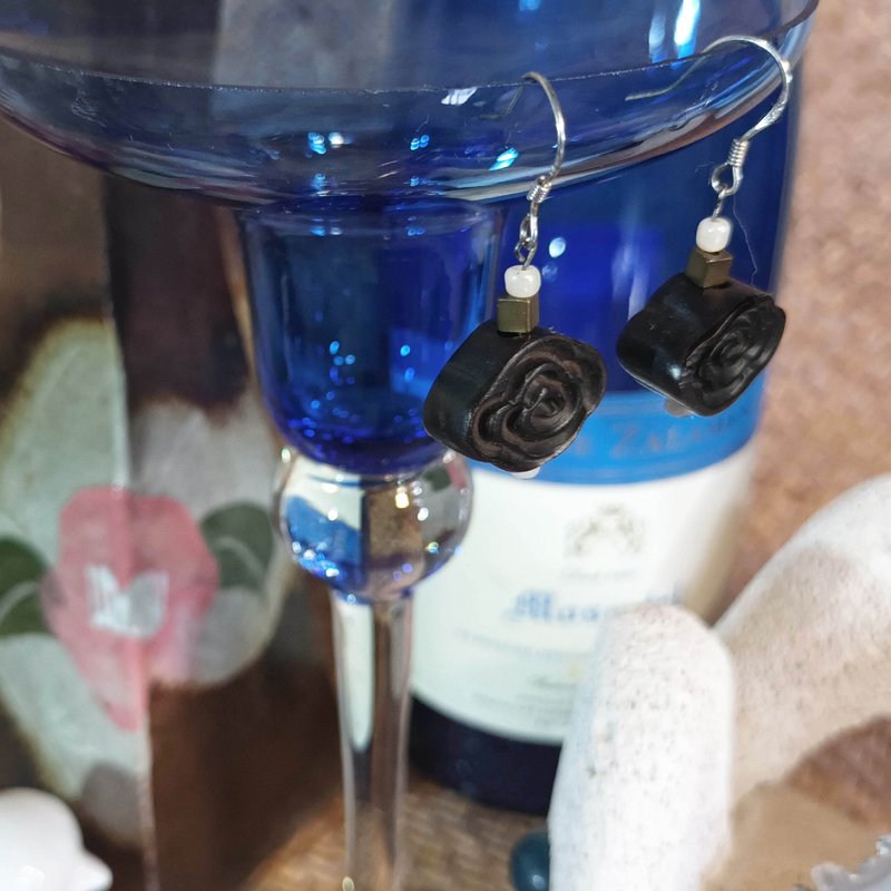 *扩香糸列*黑檀木祥云木刻 925纯银镀白金耳环 自选香味 连礼盒 - 耳环/耳夹 - 木头 黑色