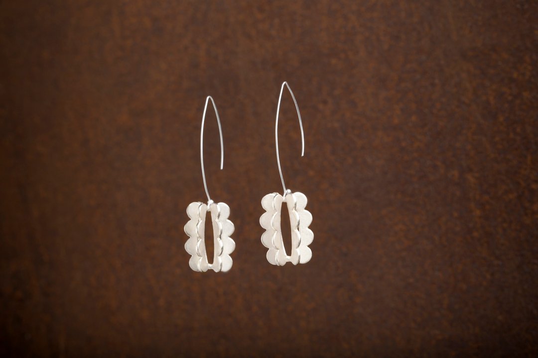 圣诞雪白 胡子小姐 转 挂枝耳环 Drop Earring Silver white - 耳环/耳夹 - 纯银 白色
