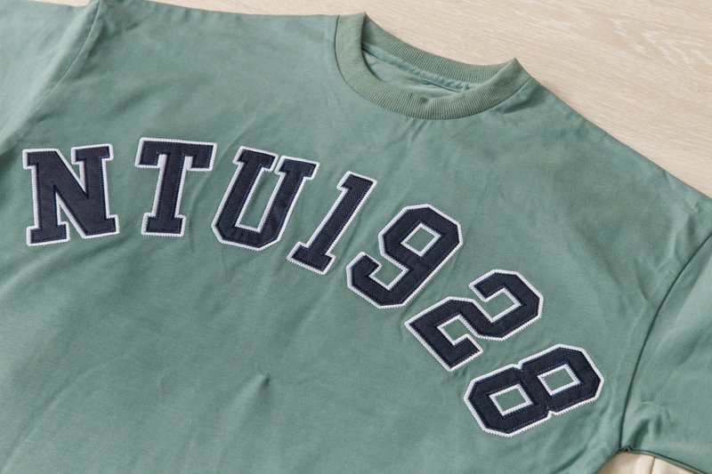 NTU1928 Premium Heavyweight Tee 电绣重磅短T - 绿 - 男装上衣/T 恤 - 棉．麻 