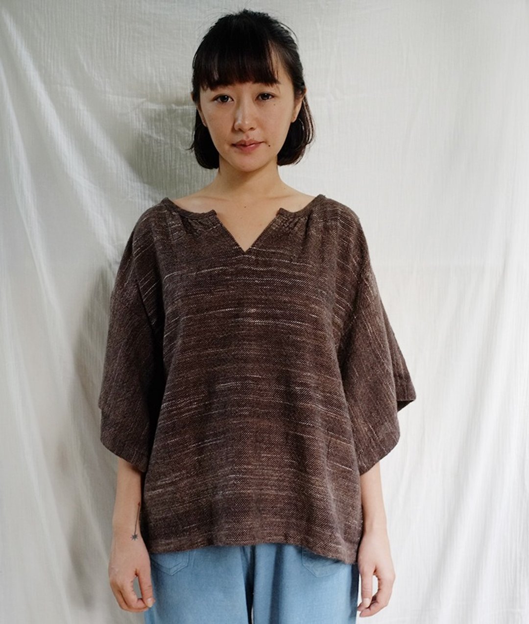 linnil: Brownish blouse / Hand weaving - 女装上衣 - 棉 咖啡色