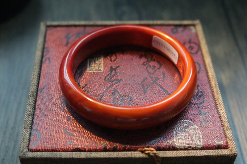 战国红玛瑙手镯蚕丝玛瑙镯子礼盒装 - 手链/手环 - 半宝石 红色