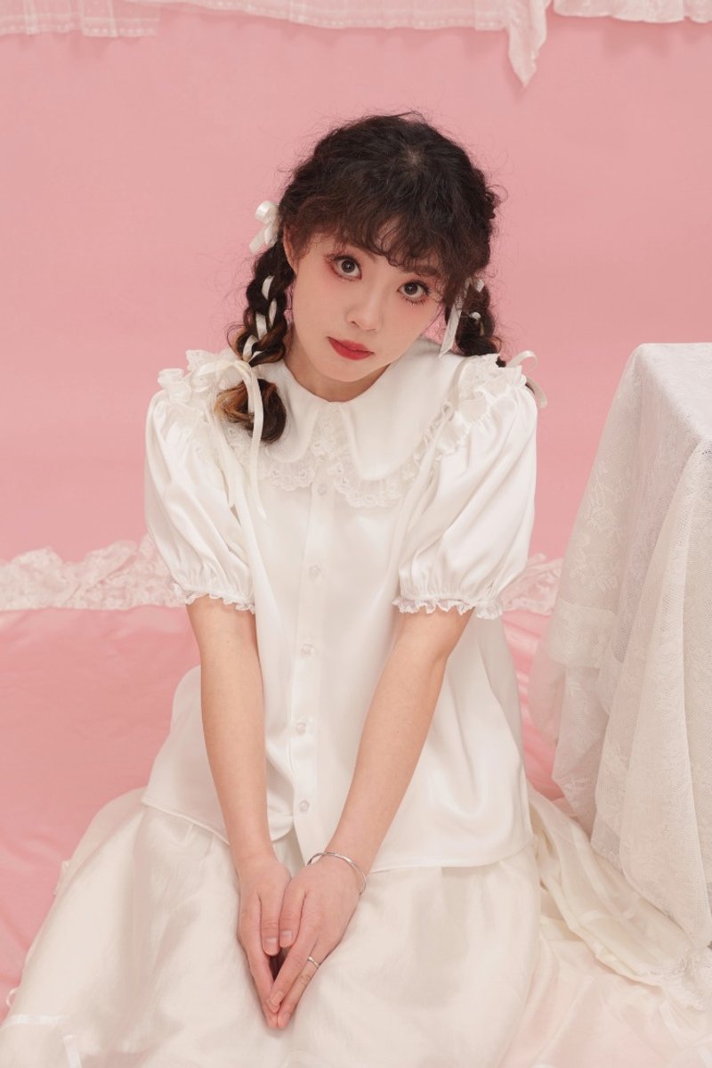 法式蕾丝 花边缎面娃娃领缎面衬衫 - 女装衬衫 - 其他材质 白色