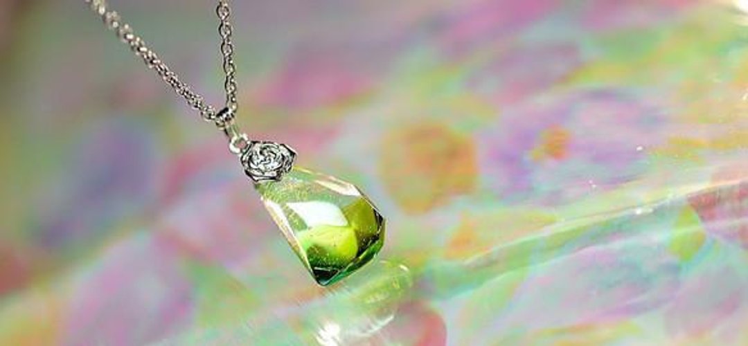 Green water rose - 项链 - 其他金属 