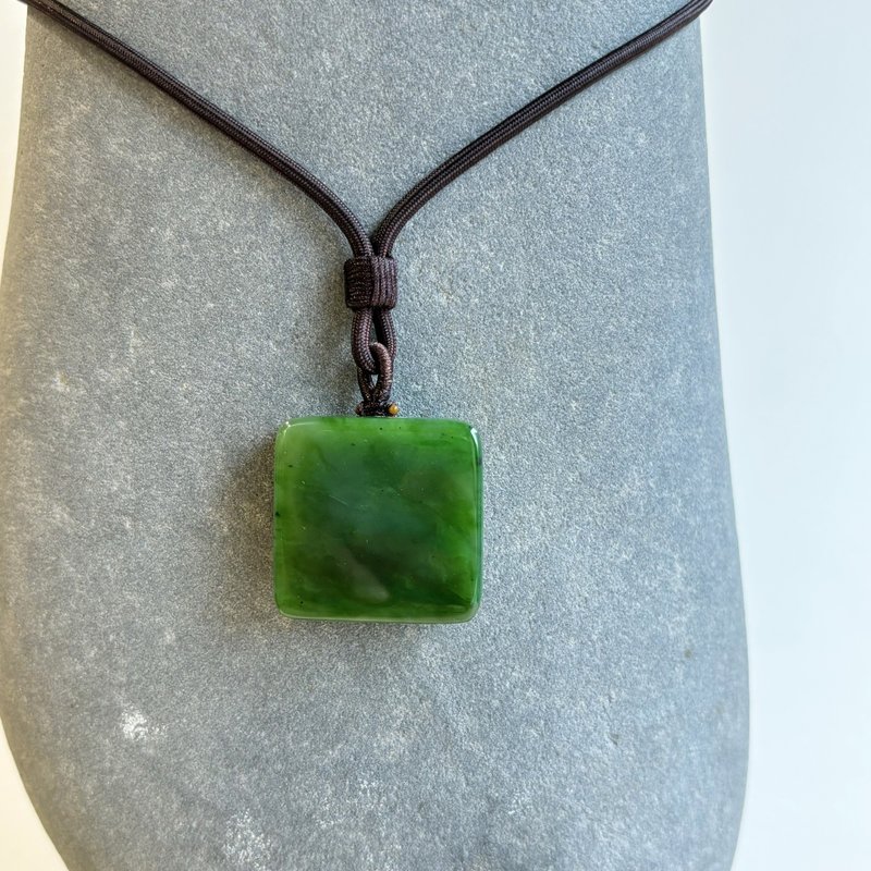 旷野之息 - 北极玉光系列 - 台湾设计雕刻之翠玉项链 - 项链 - 玉石 绿色