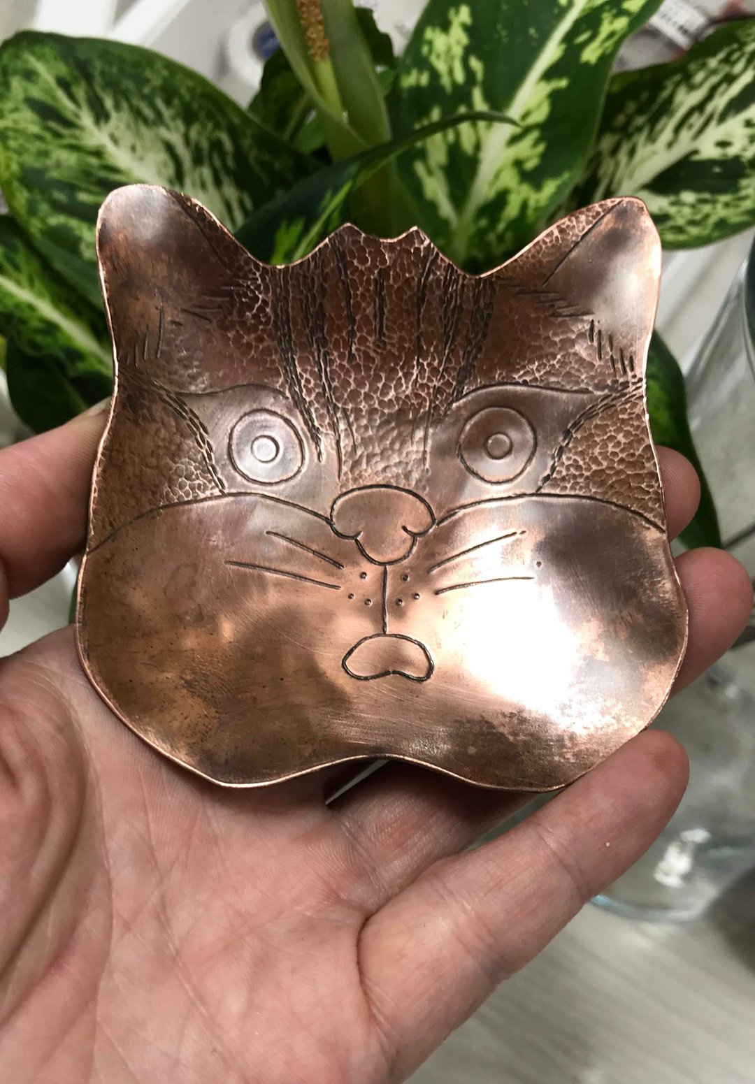 手工敲花石虎红铜皿 - 其他 - 其他金属 