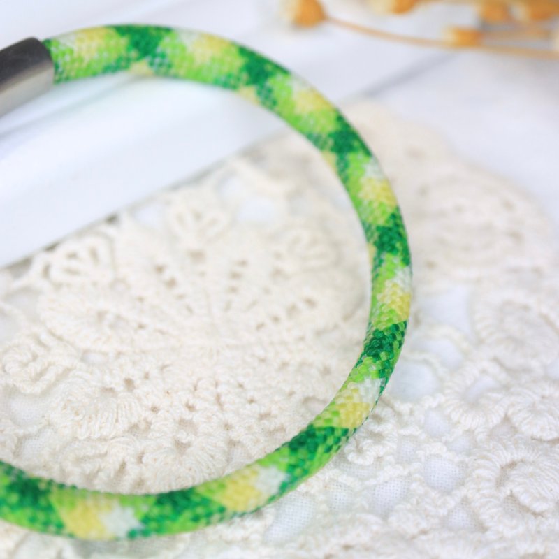 手工编织蜡线 × 磁吸扣  绿意盎然防水手环 限量款 - 手链/手环 - 蜡 