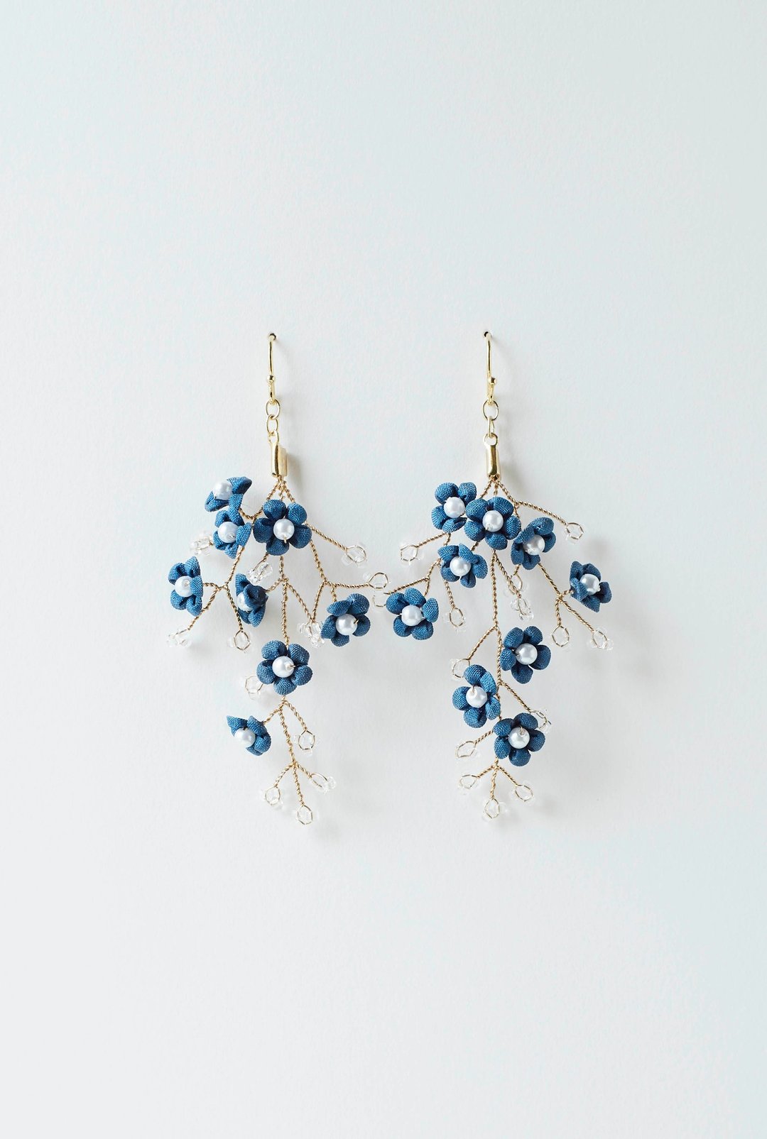 Indigo and hazel earrings/Kimono upcycling accessories - 耳环/耳夹 - 丝．绢 蓝色