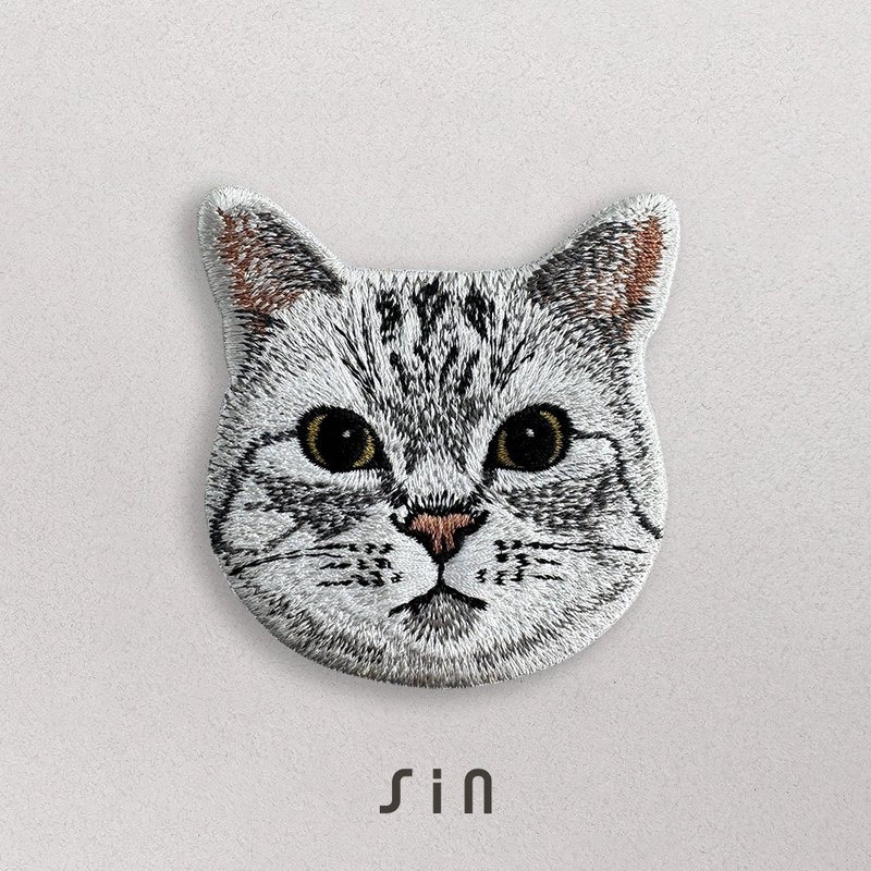 单卡大头猫-刺绣贴纸-胖胖脸银虎斑美短猫(A0024) - 贴纸 - 绣线 灰色