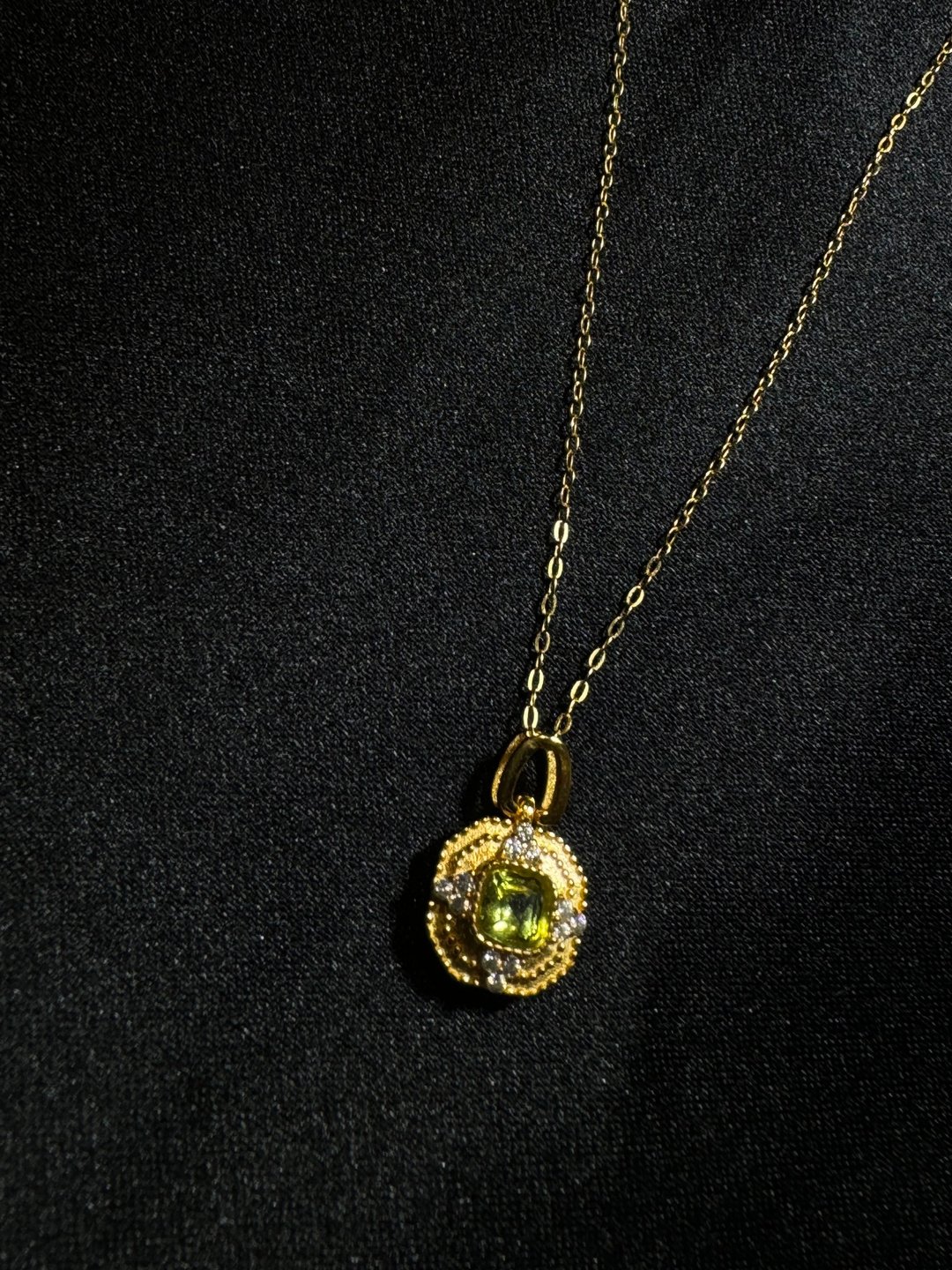 S925 纯银镀 18K 金 心轮 橄榄石 Peridot 项链 欧式花纹设计 - 项链 - 宝石 绿色
