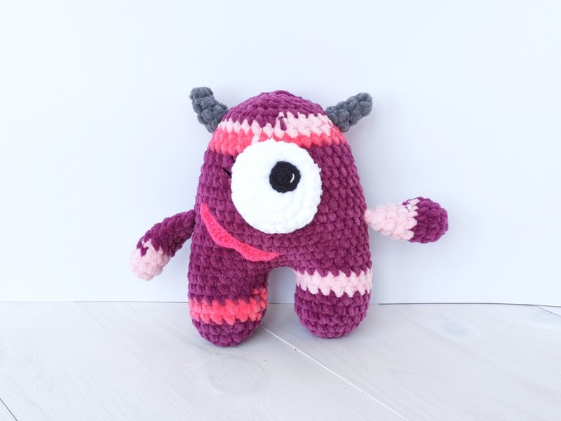 Purple monster plush, stuffed monster, gift for toddler, monster decor, alien - 玩具/玩偶 - 其他材质 紫色