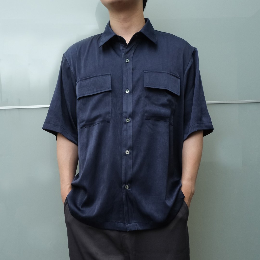 KAIKAI - AEON - 暗纹双口袋短袖衬衫 - 男装衬衫 - 聚酯纤维 蓝色