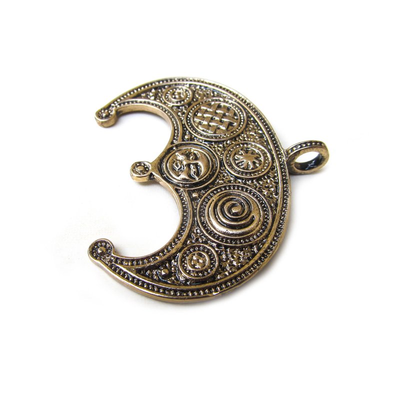 Handmade half moon necklace pendant,crescent moon necklace pendant,crescent moon - 吊饰 - 铜/黄铜 金色