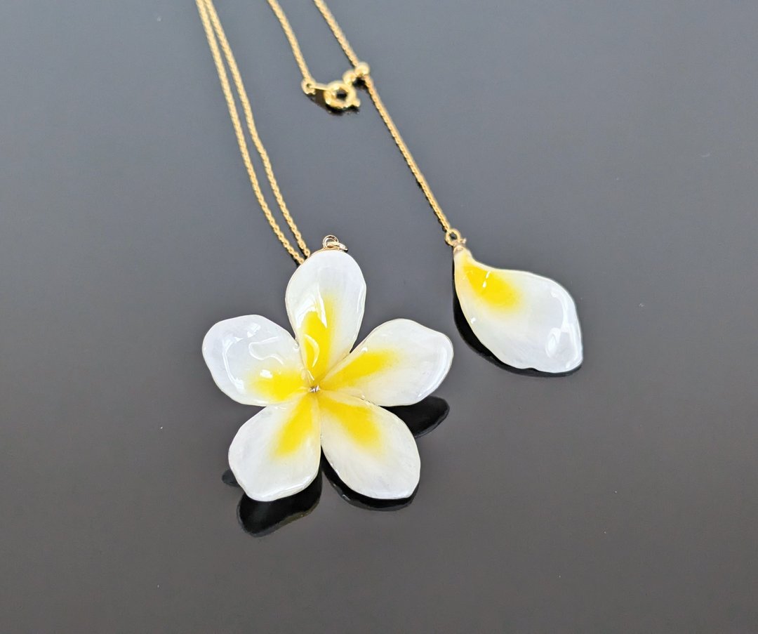 【订制商品】【鲜花】Plumeria. 真实鸡蛋花花瓣摇曳的滑动式链式项链 可调长度 - 长链 - 植物．花 黄色