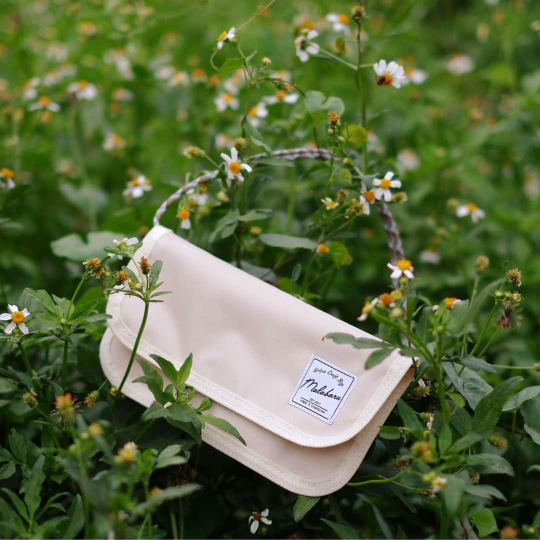 Petite cross body  bag / Cream - 手拿包 - 尼龙 多色