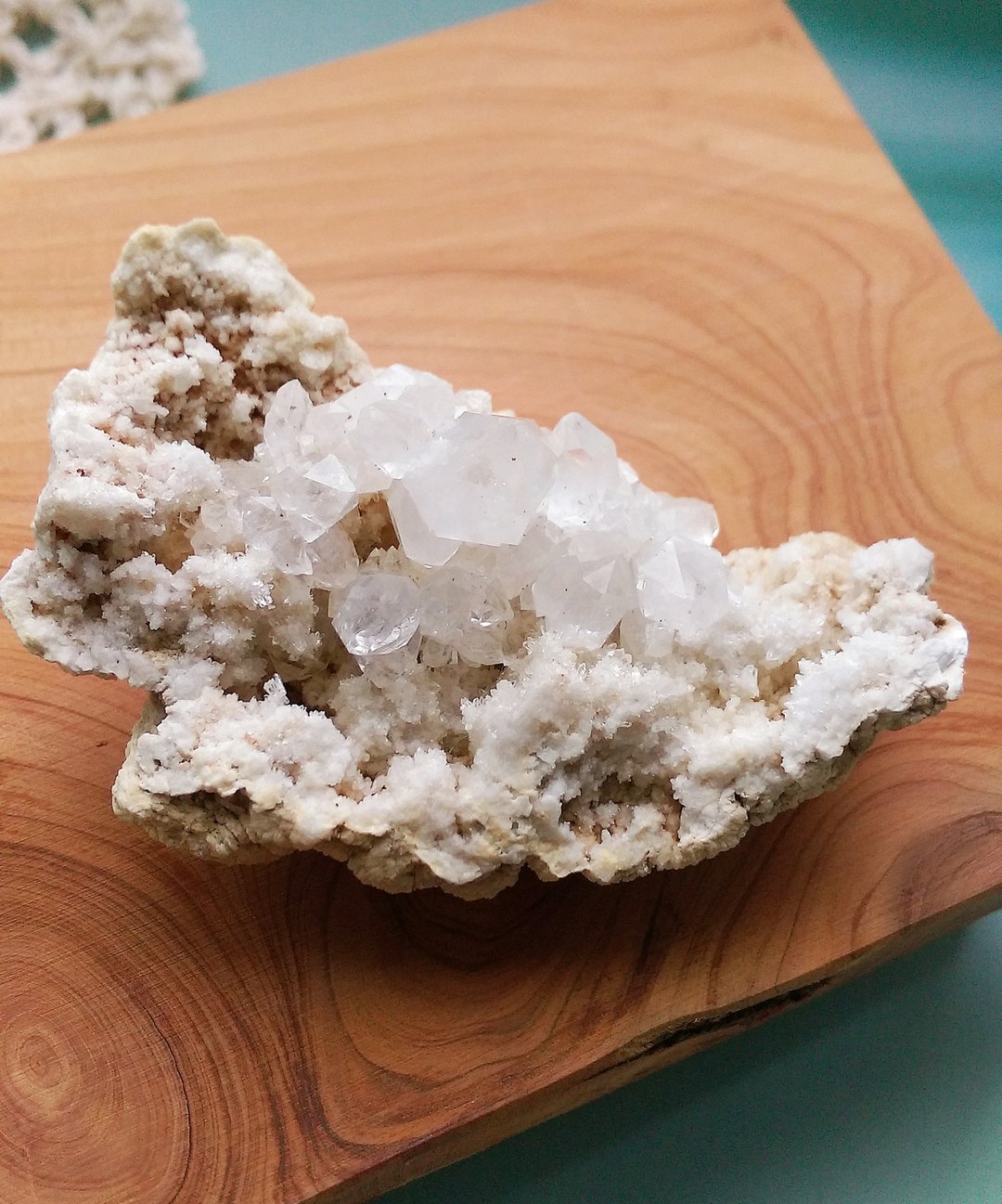Crystal 云贵川产地 白水晶小晶洞 原皮 闪灵晶洞 天然矿石 原矿 - 摆饰 - 其他材质 