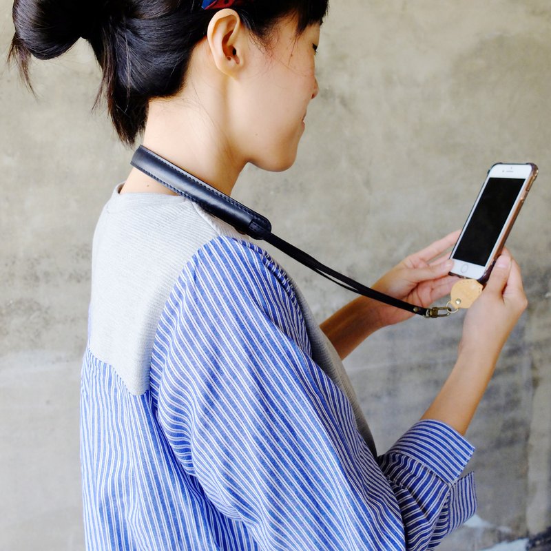 真皮革减压手机挂绳-魅力黑 (定制化英文名字) - 手机配件 - 真皮 黑色