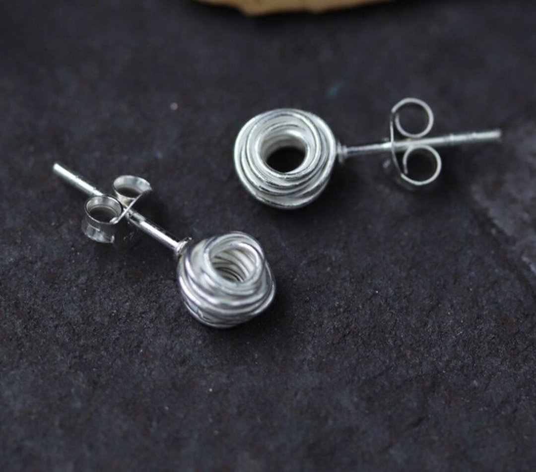 Real S925 Women Simple Fashion Manual Reeling Silver Lines Stud Earrings - 耳环/耳夹 - 纯银 银色
