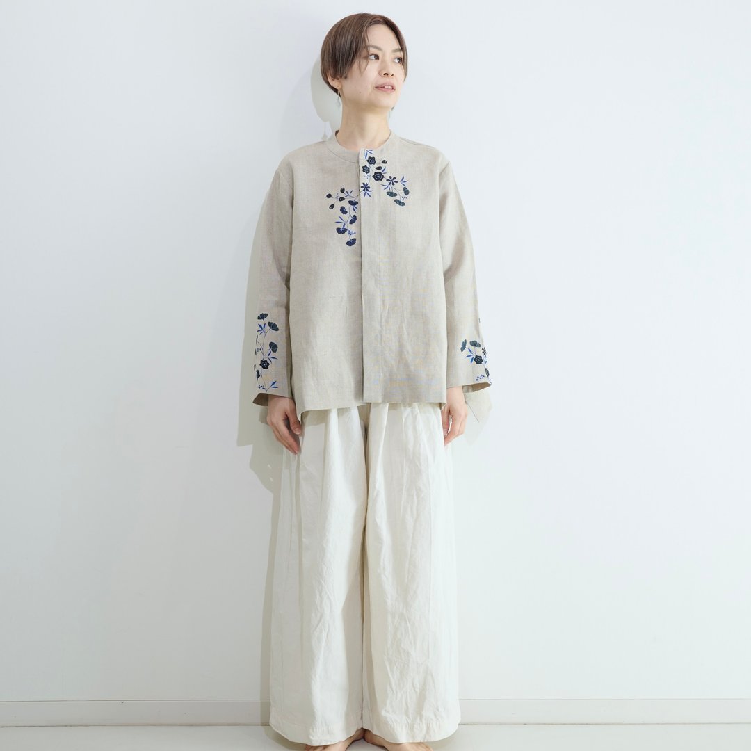 隐藏式门襟 无领罩衫・亚麻【手绘阿拉伯花纹】 - 女装上衣 - 棉 卡其色