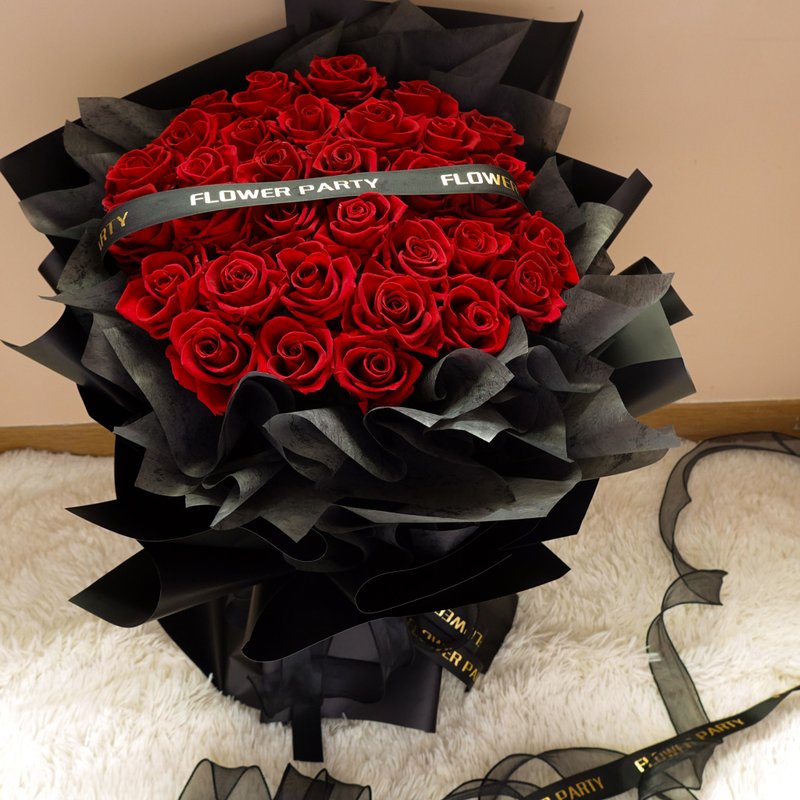 33朵永生玫瑰花束-酒红色【限店面自取/台北市亲送】 - 干燥花/捧花 - 植物．花 红色