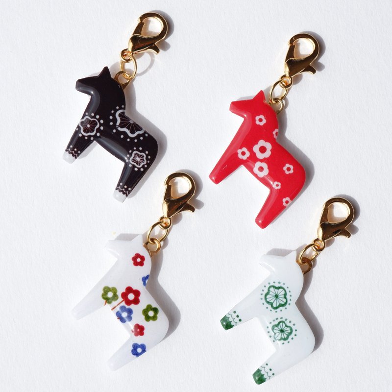 达拉木马造型挂件 | 北欧幸运马 红 黑 花纹 | 包包挂件 钥匙扣 - 吊饰 - 塑料 红色