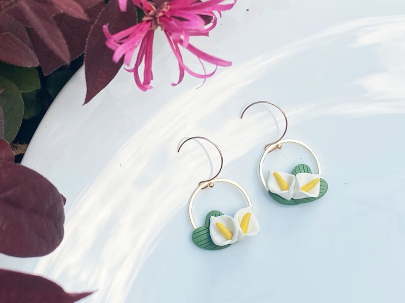 清雅海芋 手工软陶耳环 | 耳夹 - 耳环/耳夹 - 粘土 白色