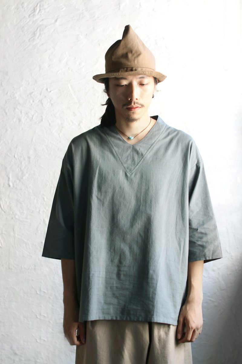OMAKE V领亚麻开衩remake古布七分上衣 灰蓝 - 男装上衣/T 恤 - 棉．麻 蓝色