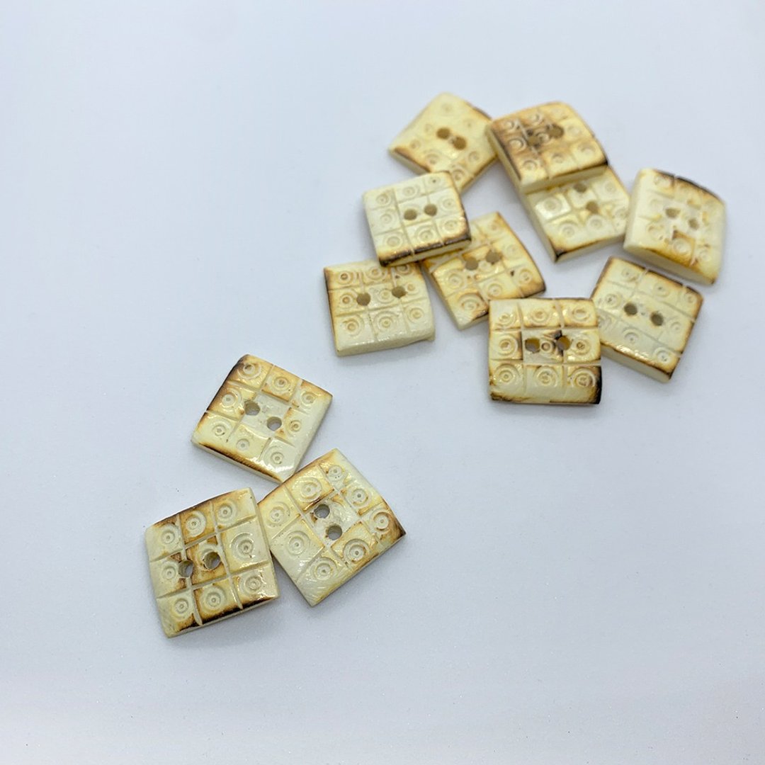Hana Mokuba – 天然手工方形牛骨钮 (一包) - 其他 - 其他材质 