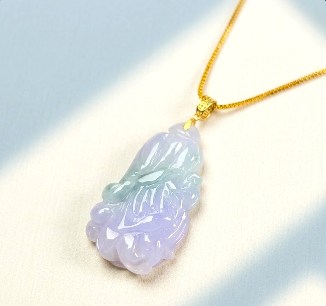 冰种春带彩翡翠白菜项链 18K 金坠头 | 天然缅甸玉翡翠 A 货 | 送礼 - 项链 - 玉石 绿色