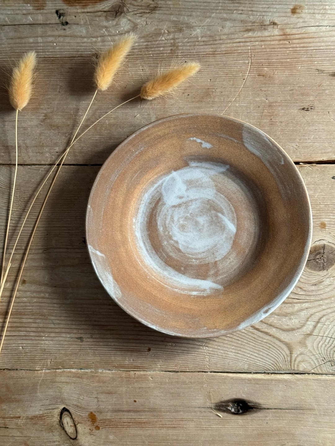 40038-个性陶盘笔刷白釉16cm Unique brushed glaze plate - 盘子/餐盘/盘架 - 陶 