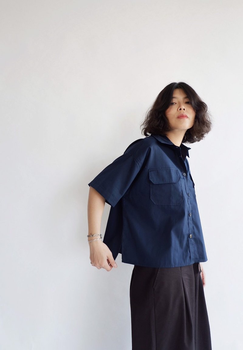Crop top with 2 pockets - 女装衬衫 - 其他材质 白色