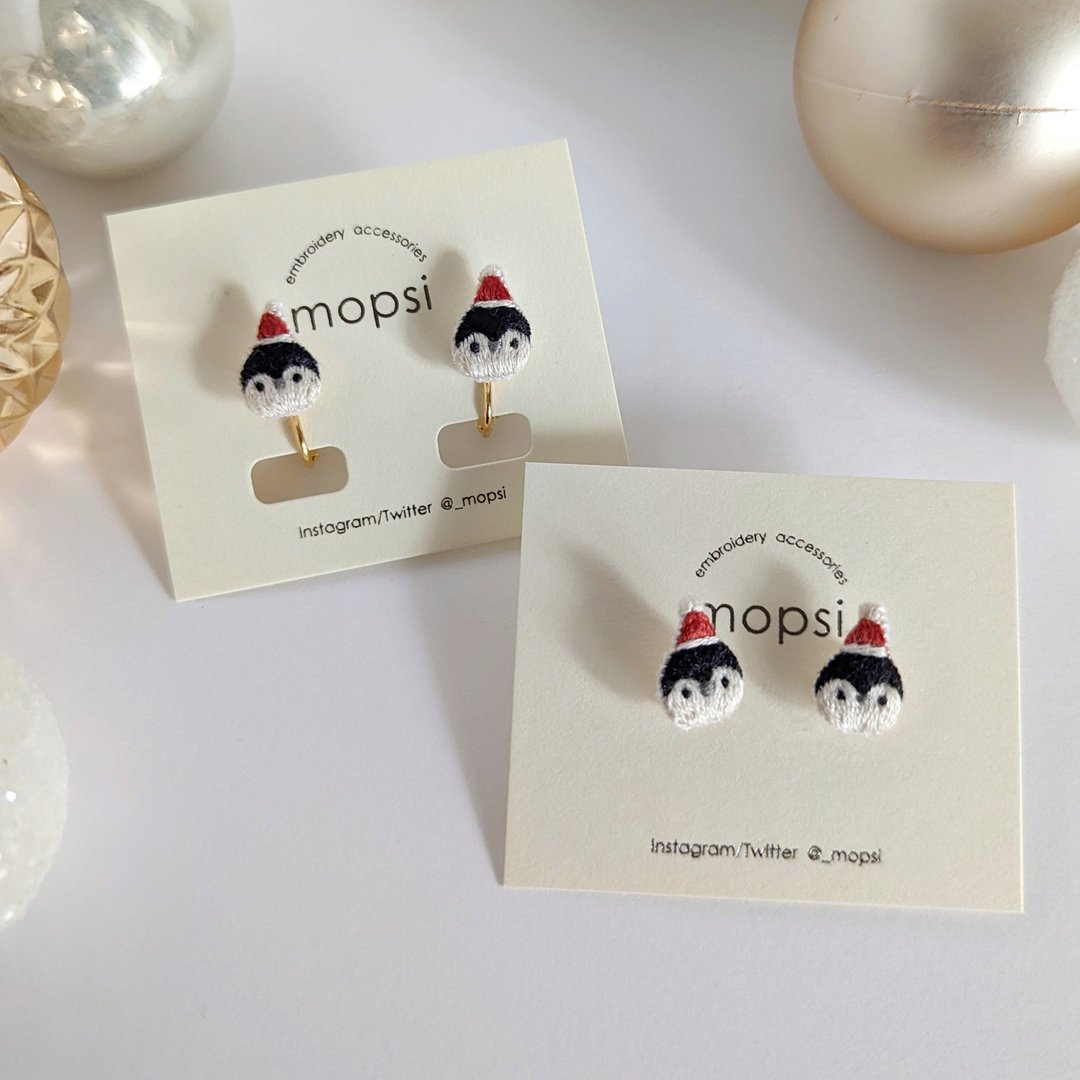 Penguin Santa embroidery pierce/ Clip-On - 耳环/耳夹 - 绣线 红色