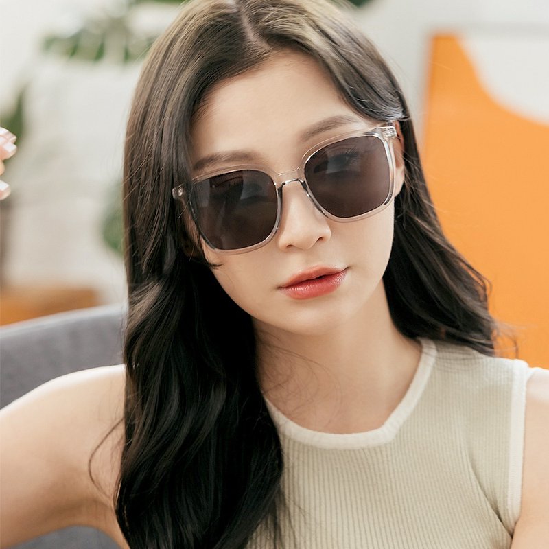 日显的皎光静月│晶月灰风格轻量椭圆方框墨镜│UV400太阳眼镜 - 墨镜 - 塑料 灰色